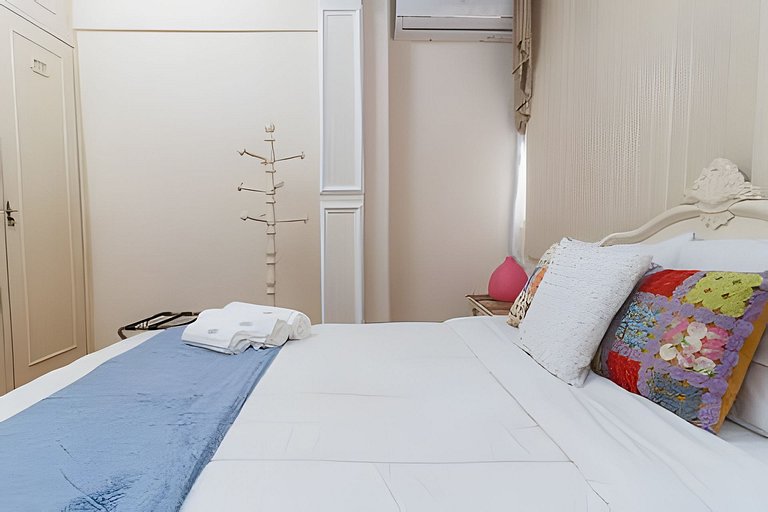 Ns201| Apt. 2 blocks from Copacabana beach