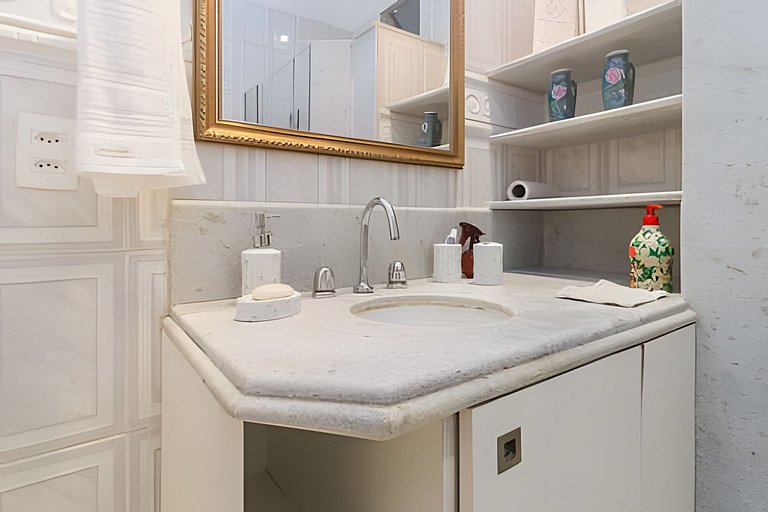 Ns201| Apt. 2 blocks from Copacabana beach