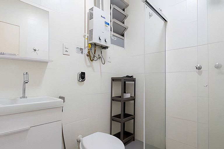 PLA718|Piso en la cuadra de la playa de Copacabana