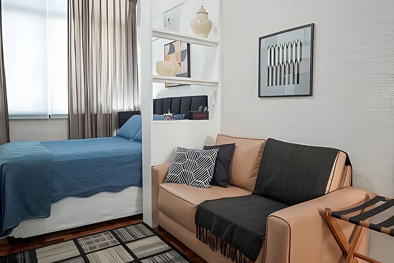 Jul701| Kitnet a 2 quadras da praia de Copacabana