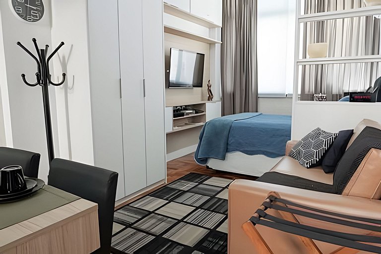 Jul701| Kitnet a 2 quadras da praia de Copacabana