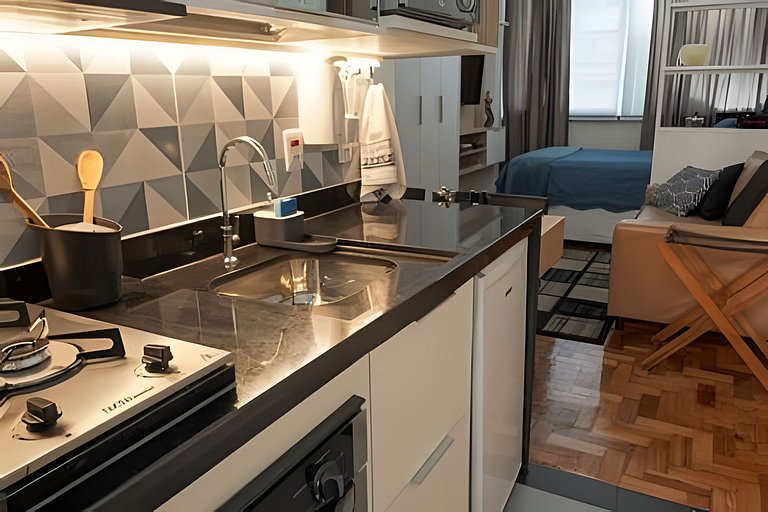 Jul701| Kitnet a 2 quadras da praia de Copacabana