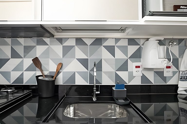 Jul701| Kitnet 2 blocks from Copacabana Beach