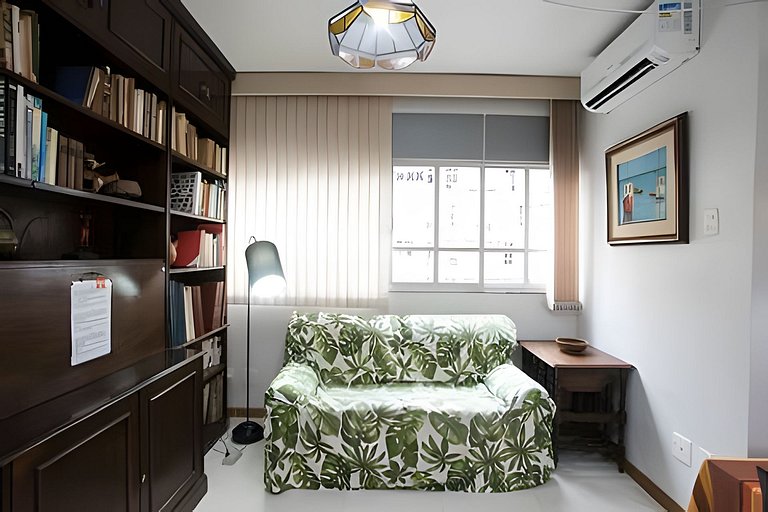 Ata304| Apartamento com Sala Ampliada no Leblon