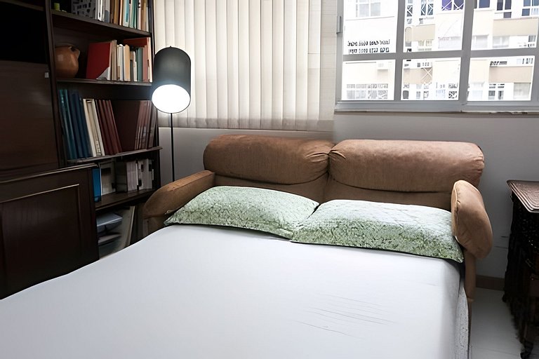 Ata304| Apartamento com Sala Ampliada no Leblon