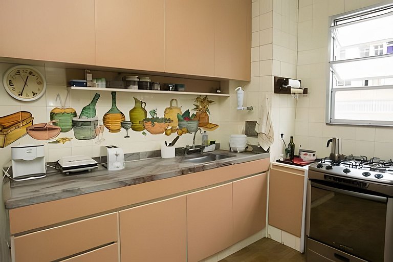 Ata304| Apartamento com Sala Ampliada no Leblon