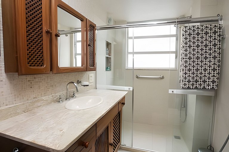 Ata304| Apartamento com Sala Ampliada no Leblon