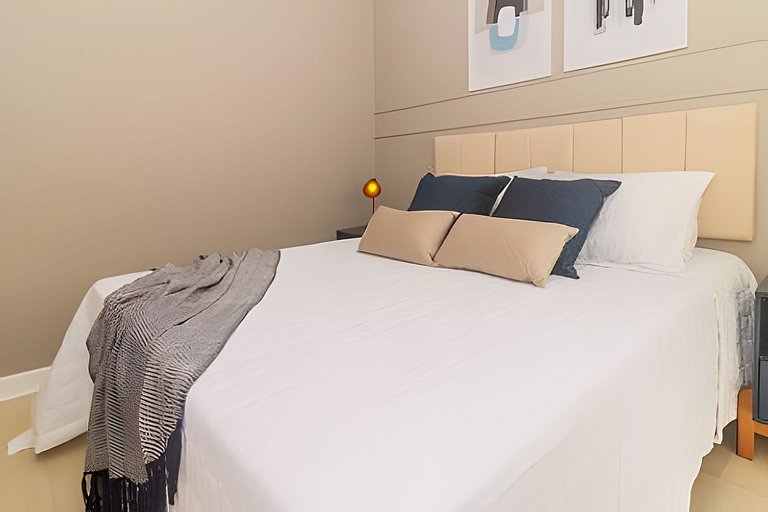 God302| Charm and comfort 1 block from Lagoa