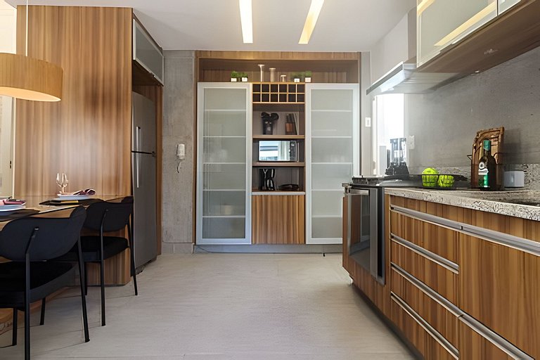 God302| Charm and comfort 1 block from Lagoa