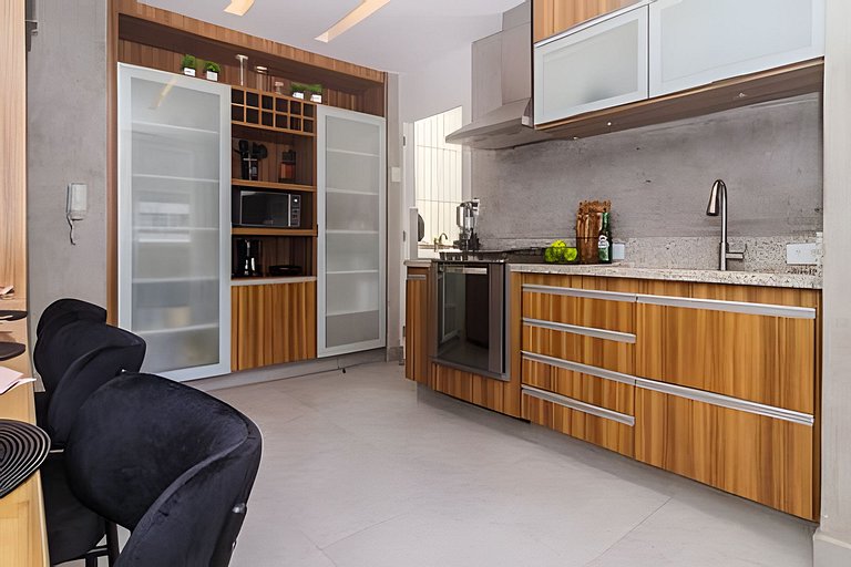 God302| Charm and comfort 1 block from Lagoa