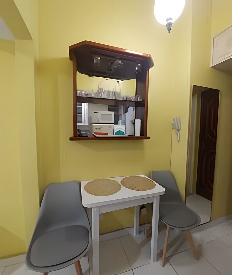 Bul103 | Kitnet en Copacabana, a 650 m de Arpoador