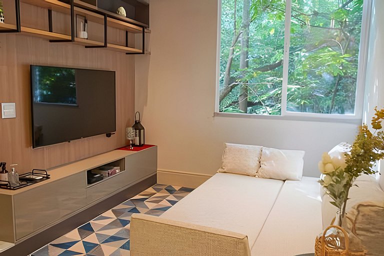 FER305A|Bedroom and Living Room near Leblon Beach