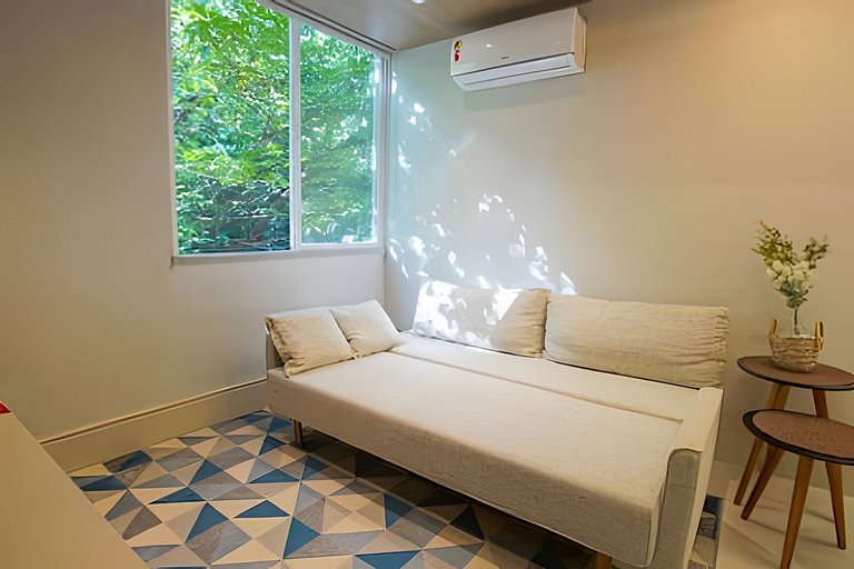 FER305A|Bedroom and Living Room near Leblon Beach