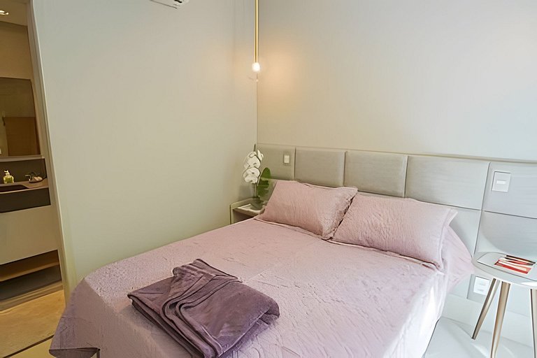 FER305A|Bedroom and Living Room near Leblon Beach