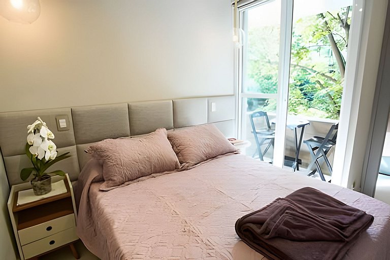 FER305A|Bedroom and Living Room near Leblon Beach