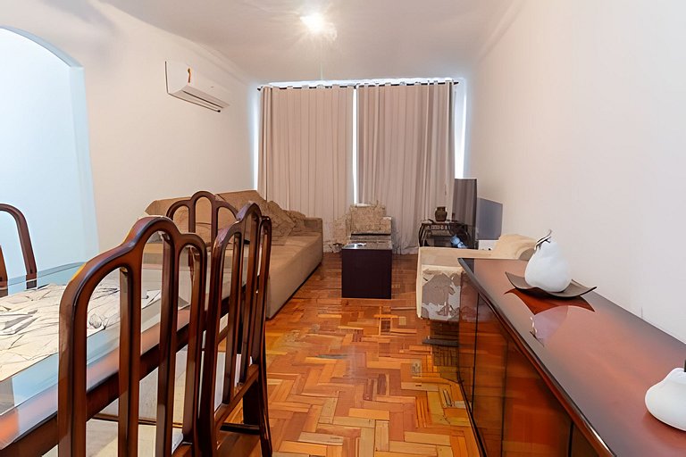 Ff401| Três quartos em rua tranquila do Leblon