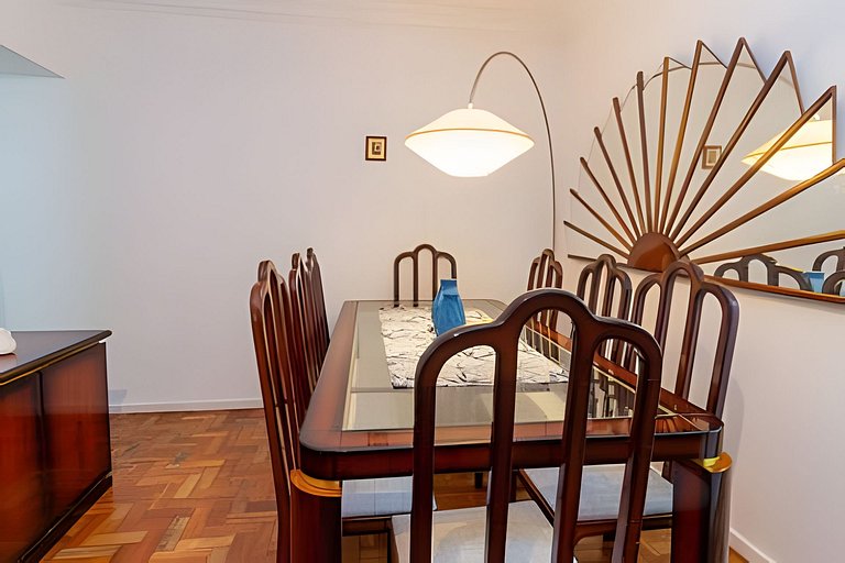 Ff401| Três quartos em rua tranquila do Leblon