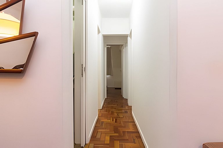 Ff401| Três quartos em rua tranquila do Leblon