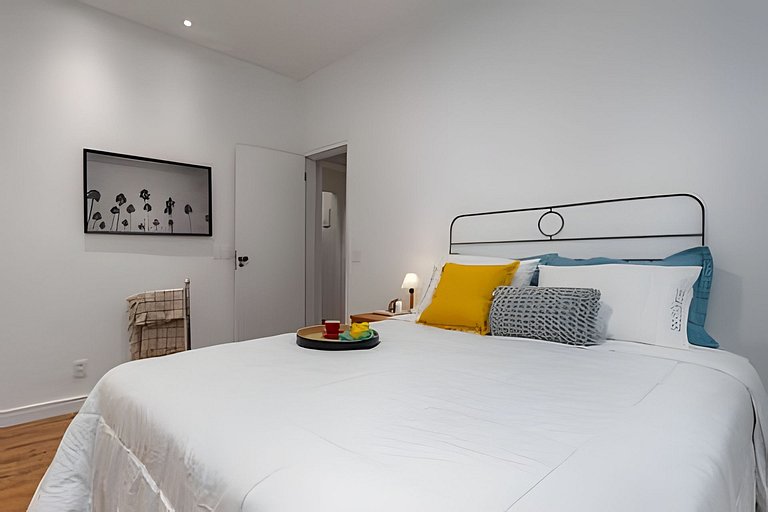 Hum104| Quarto e sala no coração do Leblon