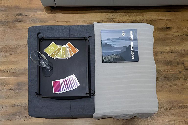 Hum104| Bedroom and living room in Leblon