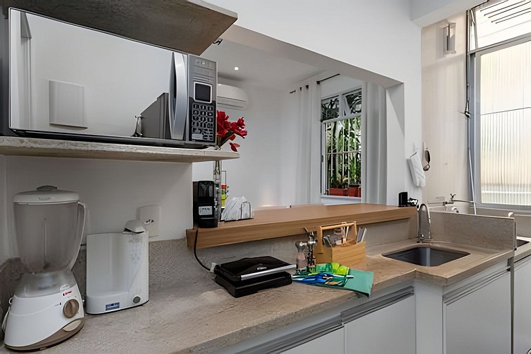 Hum104| Dormitorio y sala en el corazón de Leblon