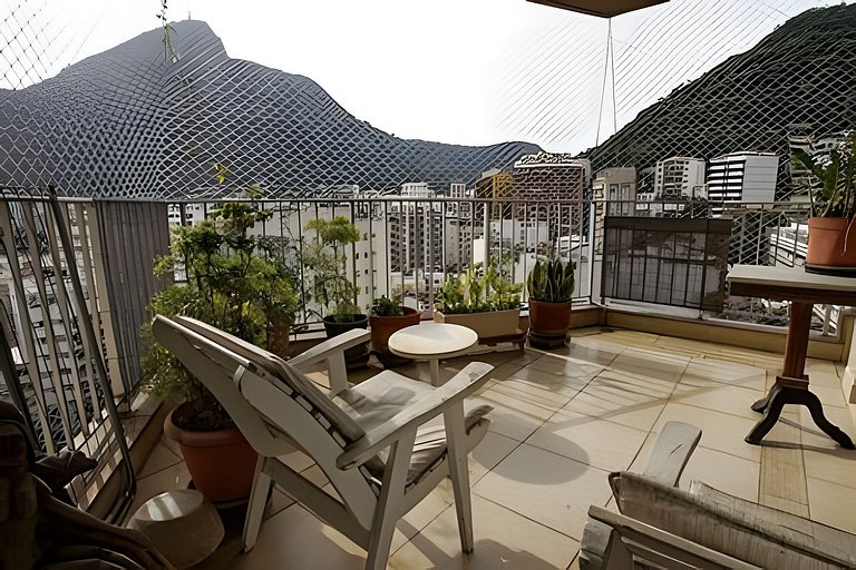 God802| Apart Lagoa with Christ the Redeemer view