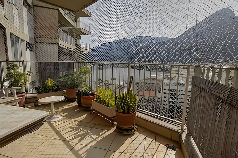 God802| Apart Lagoa with Christ the Redeemer view