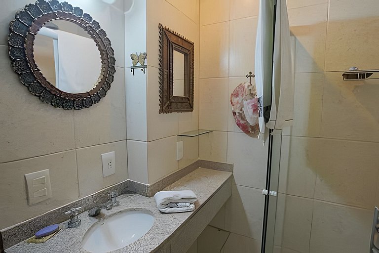 God802| Apart Lagoa with Christ the Redeemer view