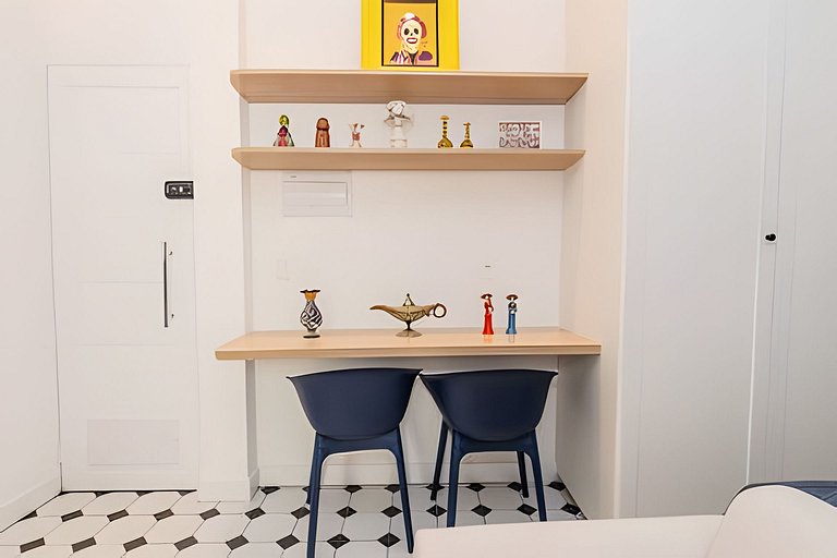 Sam1112 | Conjugado no Leme a 350 metros da praia