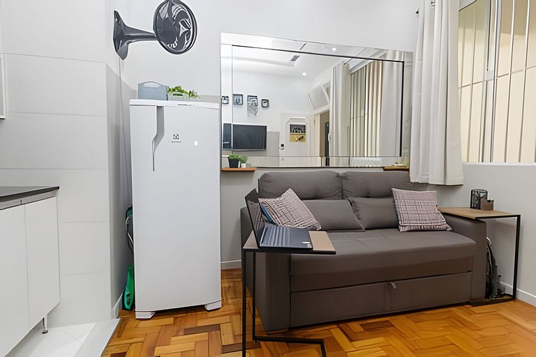 Pla813| Apt on the block from Copacabana beach