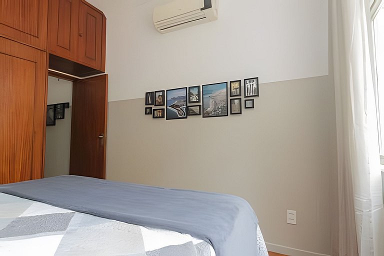 Pla813| Apt on the block from Copacabana beach