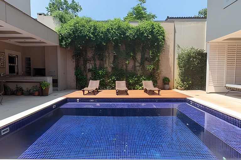 Casa com piscina no Leblon (Jd Pernambuco)