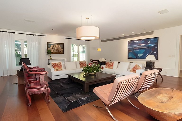 Casa com piscina no Leblon (Jd Pernambuco)