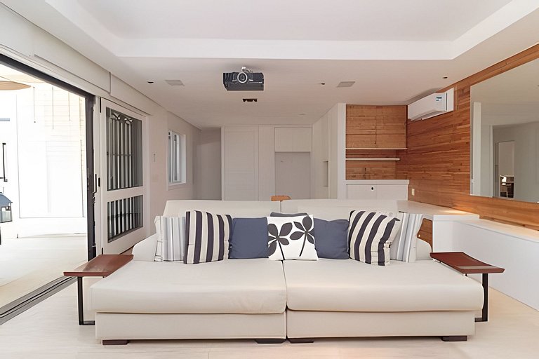 Casa com piscina no Leblon (Jd Pernambuco)