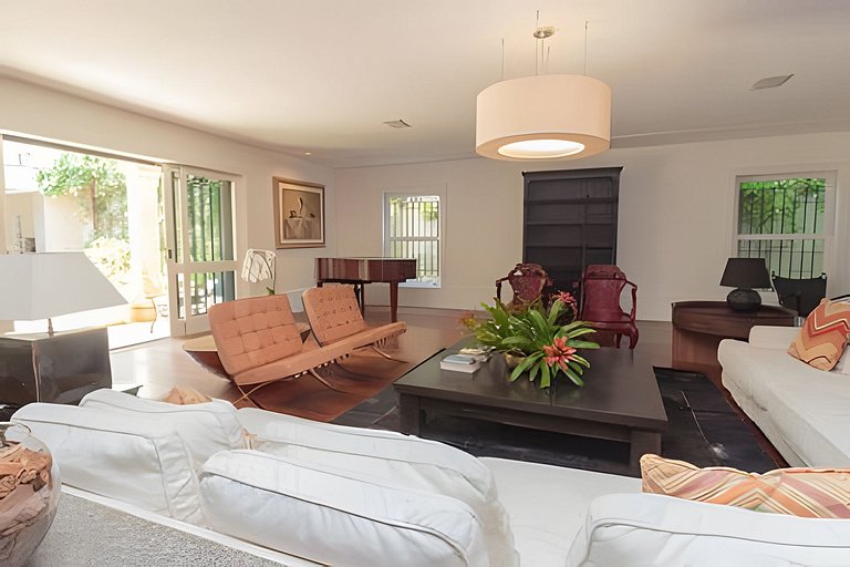 Casa com piscina no Leblon (Jd Pernambuco)