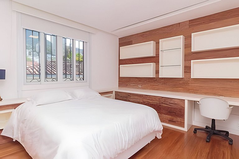 Casa com piscina no Leblon (Jd Pernambuco)