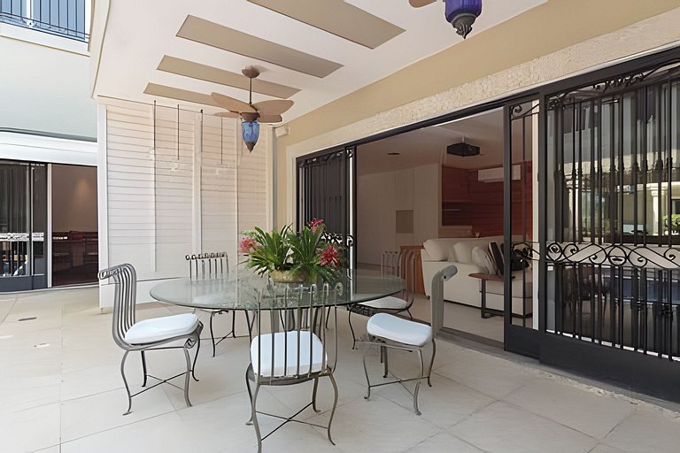 Casa com piscina no Leblon (Jd Pernambuco)