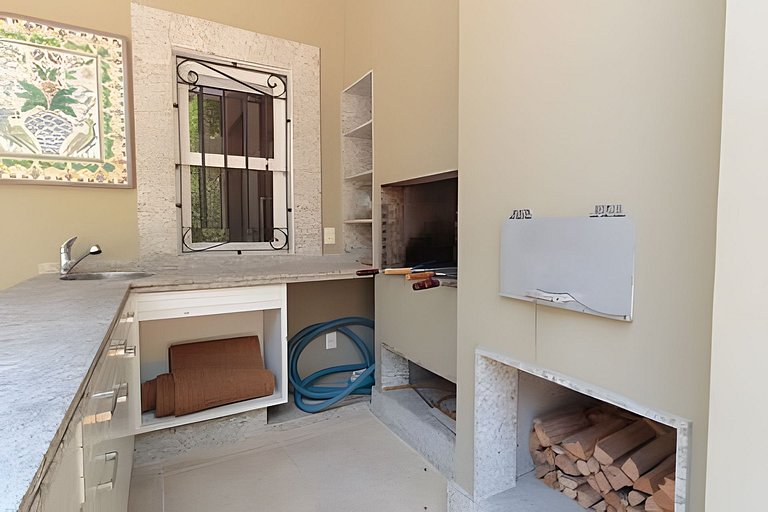 Casa con piscina en Leblon (Jd Pernambuco)