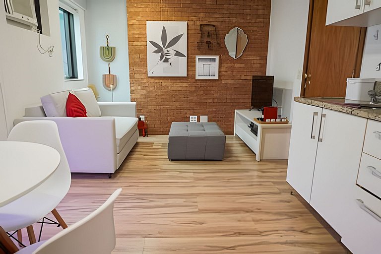 Mar503.15| Piso en la cuadra de la playa de Leblon