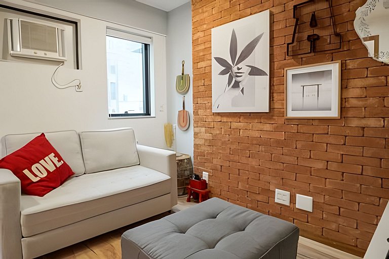 Mar503.15| Flat on the block of Leblon beach