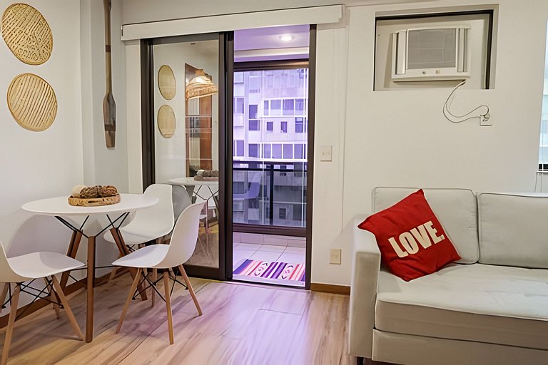 Mar503.15| Flat on the block of Leblon beach