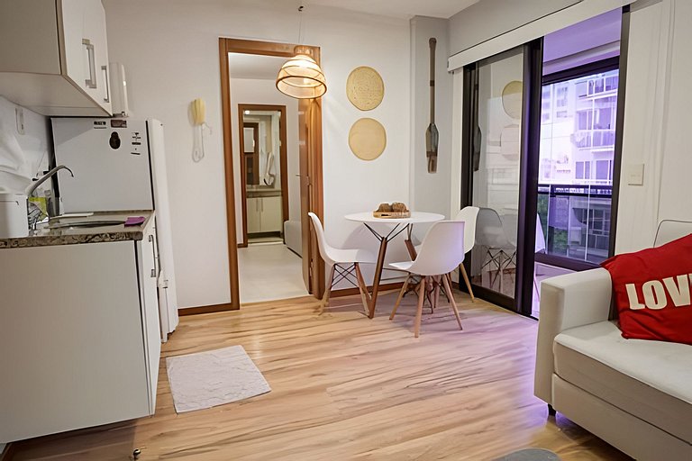 Mar503.15| Flat on the block of Leblon beach