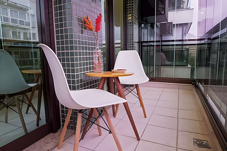 Mar503.15| Flat on the block of Leblon beach