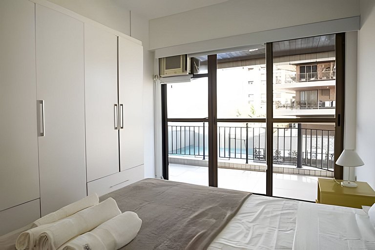 Luc113| Flat with pool and sauna on Barra beach