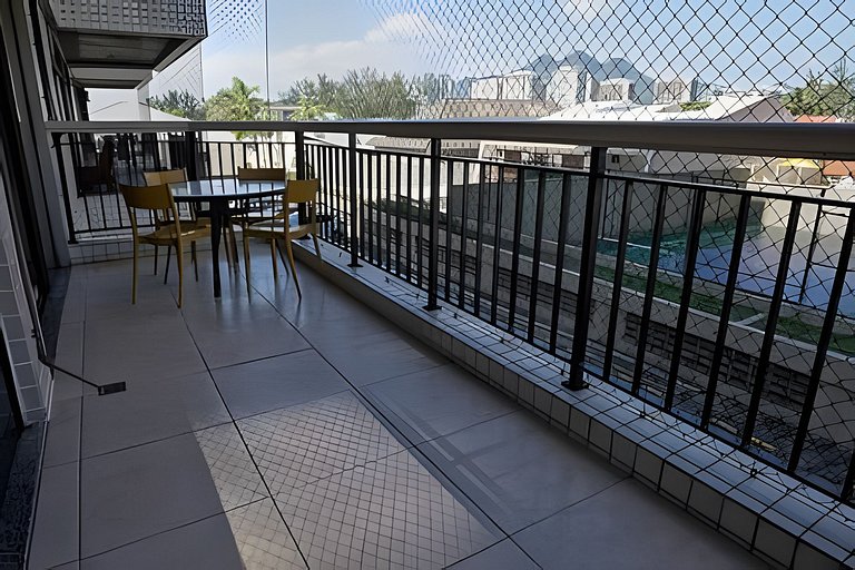 Luc113| Flat with pool and sauna on Barra beach