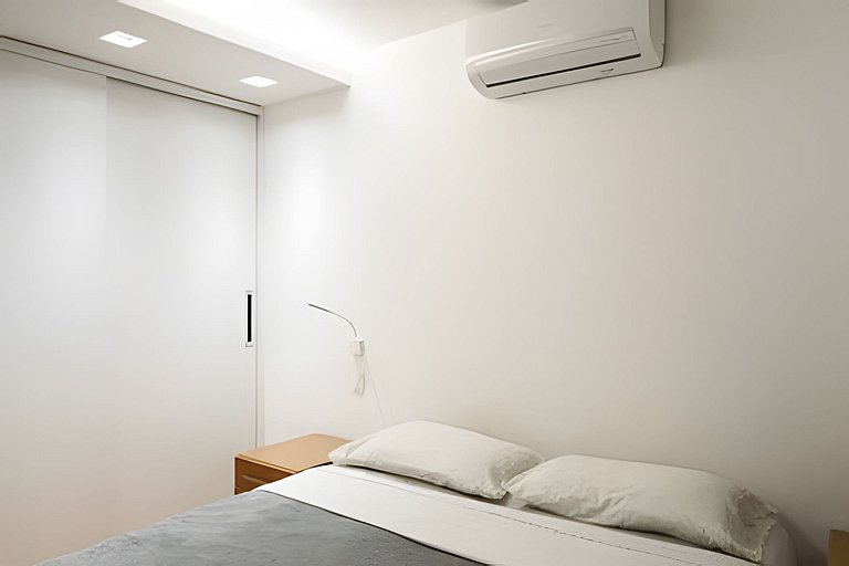 Sam604| Apt in the most charming spot in Leme