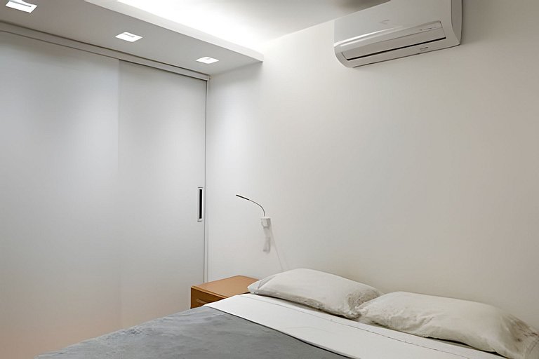 Sam604| Apt in the most charming spot in Leme