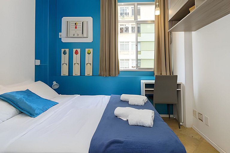 Ff503| Três quartos em rua bucólica do Leblon