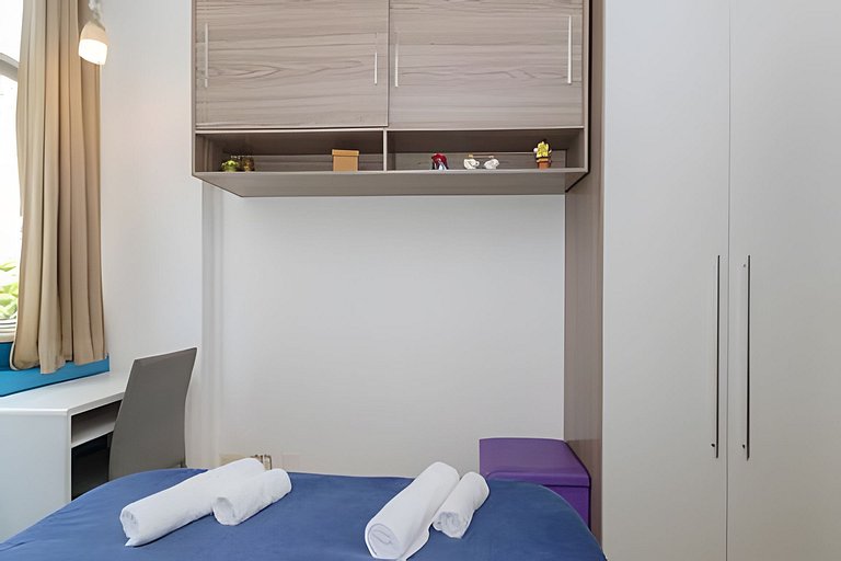 Ff503| Apartment in a bucolic street in Leblon