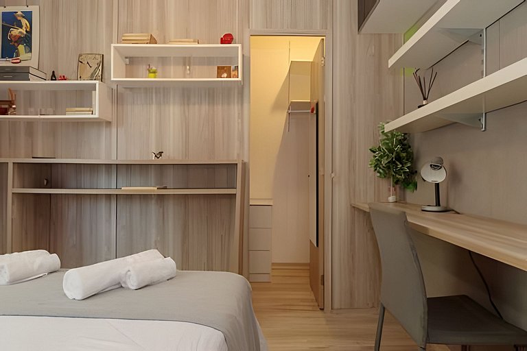 Ff503| Apartment in a bucolic street in Leblon